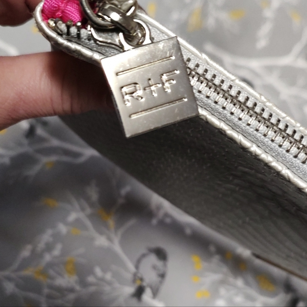 Makeup Pouch - Picture 6 of 7